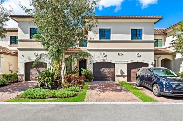 Eastside Village, 4224 N Dixie Hwy #86, Oakland Park, Florida 33334, image 1