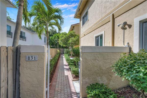 Villa Victoria, 831 NE 17th Way #831, Fort Lauderdale, Florida 33304, image 1