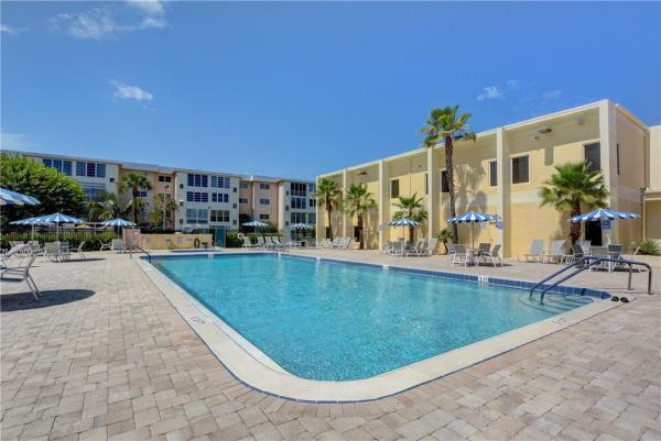 Village Royale Forest Green, 330 NE 26th Ave #2070, Boynton Beach, Florida 33435, image 3