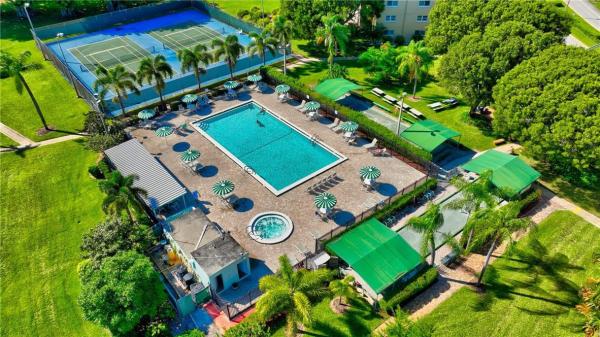 Village Royale Forest Green, 330 NE 26th Ave #2070, Boynton Beach, Florida 33435, image 1