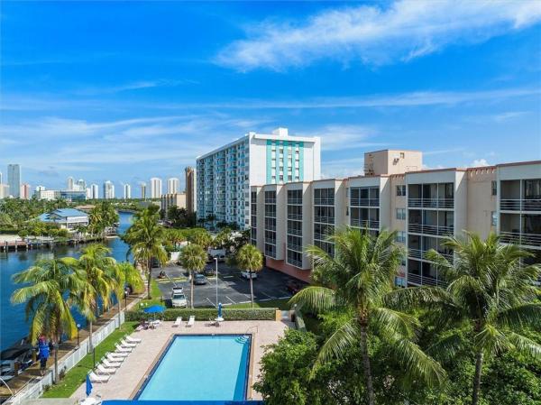 Carlton Bay, 2821 N Miami Beach Blvd #6S, North Miami Beach, Florida 33160, image 1