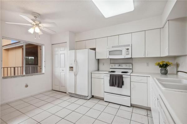 Regal Shores North At Coral Lakes, 5810 Crystal Shores Dr #405, Boynton Beach, Florida 33437, image 3