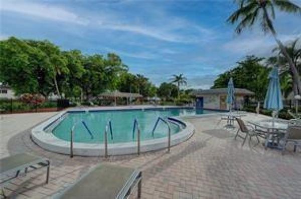 Martinique Village, 4701 Martinique Dr #H4, Coconut Creek, Florida 33066, image 1