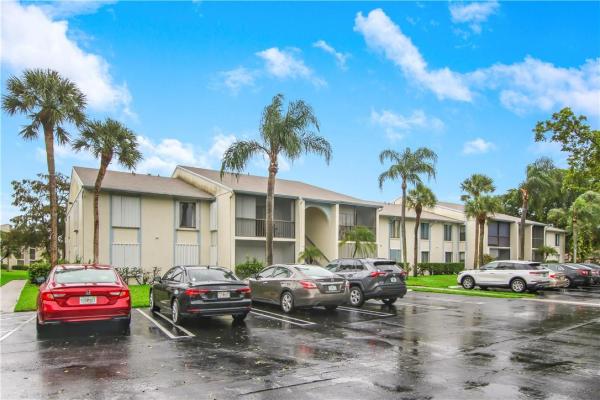 The Palm Club, 1104 W Green Pine Blvd #A2, West Palm Beach, Florida 33409, image 1