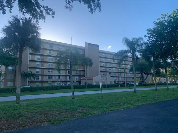 Waters Edge Towers, 4570 NW 18th Ave #209, Deerfield Beach, Florida 33064, image 1