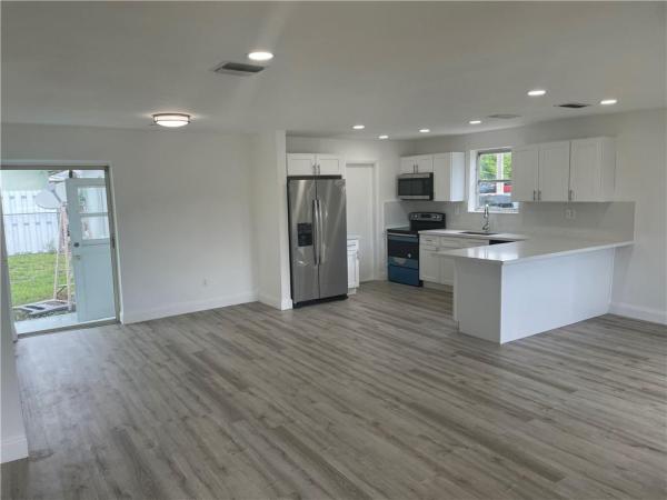 Cutler Ridge Pines, 8701 SW 200th St, Cutler Bay, Florida 33157, image 2