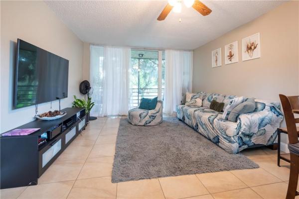 Evergreen Of Pine Island Ridge, 9461 Evergreen Pl #204, Davie, Florida 33324, image 2