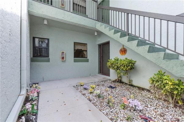 Karanda Village 4, 3927 N Carambola Cir #2901, Coconut Creek, Florida 33066, image 2