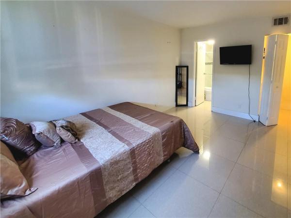 Somerset, 2821 Somerset Dr #209, Lauderdale Lakes, Florida 33311, image 1