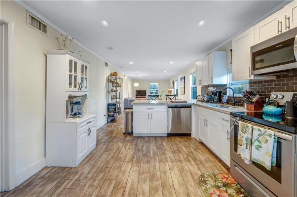 Southwood Heights, 807 Selkirk St, West Palm Beach, Florida 33405, image 1