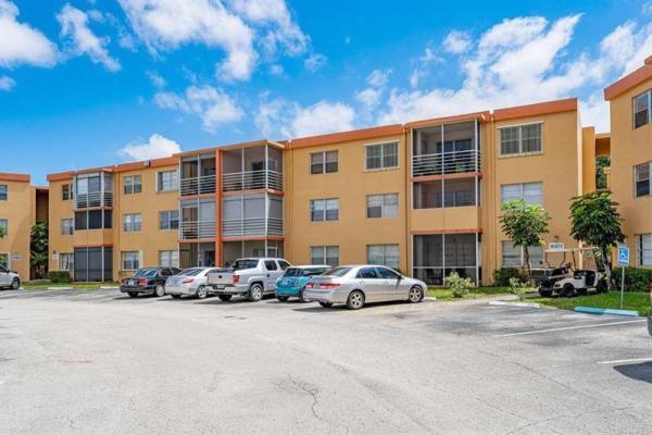 Heritage Circle, 4314 NW 9th Ave #5-1G, Deerfield Beach, Florida 33064, image 1