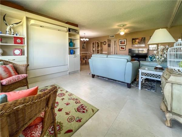 Pine Point Villas, 230 Country Ln #B, Boynton Beach, Florida 33435, image 3