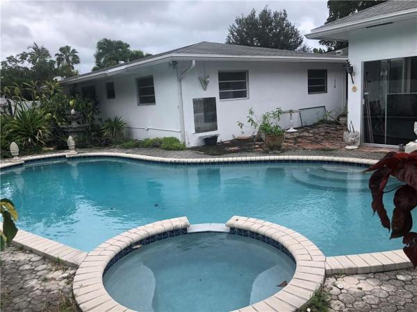 Tropical Gardens, 634 NE 20th St #1-2, Wilton Manors, Florida 33305, image 1