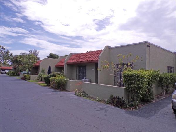 Vizcaya Garden Villas, 159 SE 7th St #159, Deerfield Beach, Florida 33441, image 1