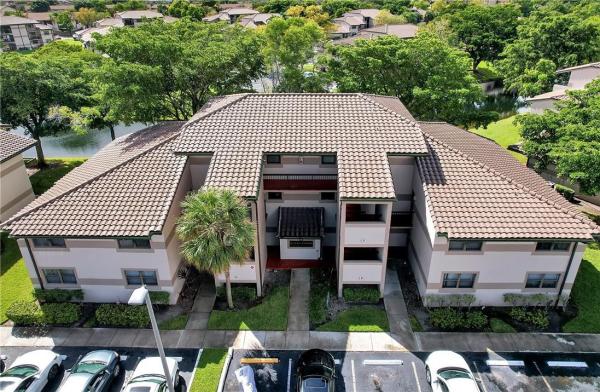 Villas De Venezia, 9920 Nob Hill Ln, Sunrise, Florida 33351, image 1