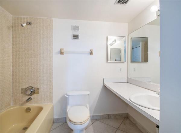 Coronado At Jacaranda, 250 Jacaranda Dr #104, Plantation, Florida 33324, image 1