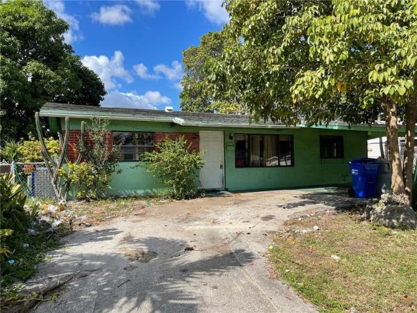 Esquire Lake Estates, 661 NW 23rd Ter, Pompano Beach, Florida 33069, image 1