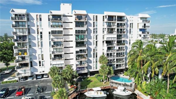 Coral Towers, 4800 Bayview Dr #901, Fort Lauderdale, Florida 33308, image 2