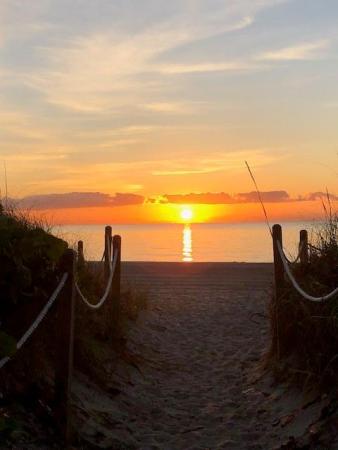 Hollywood Central Beach, 314 Desoto St, Hollywood, Florida 33019, image 1