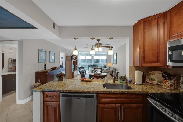 Poinciana Place Of Pine Island Ridge, 9410 Poinciana Pl #303, Davie, Florida 33324, image 1