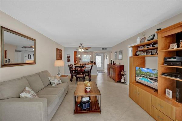 Poinciana Place Of Pine Island Ridge, 9410 Poinciana Pl #303, Davie, Florida 33324, image 3