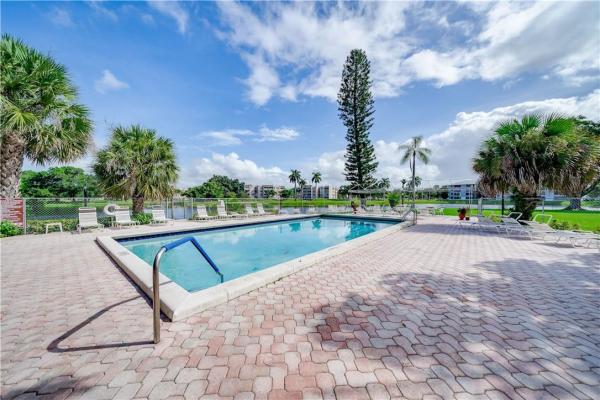 Lagoon Place, 9230 Lagoon Pl #209, Davie, Florida 33324, image 2