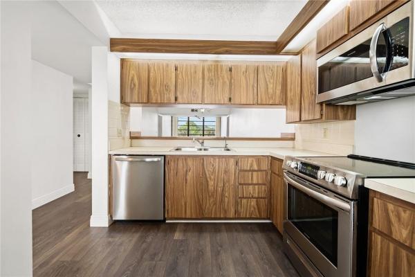 Whitehall 2 Of Pine Island Ridge, 1717 Whitehall Dr #403, Davie, Florida 33324, image 1