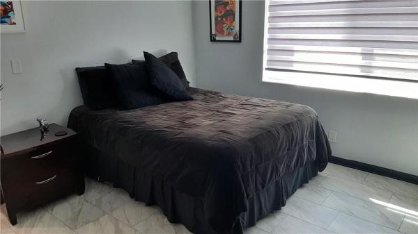 Oakland Grove Village, 639 W Oakland Park Blvd #220D, Oakland Park, Florida 33311, image 1