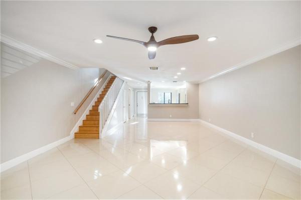 Las Brisas, 22095 Las Brisas Cir #105, Boca Raton, Florida 33433, image 1