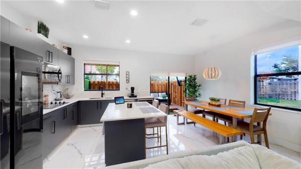 Las Ramblas At Via Ventura, 300 NE 208th Ter #300, Ives Estates, Florida 33179, image 2