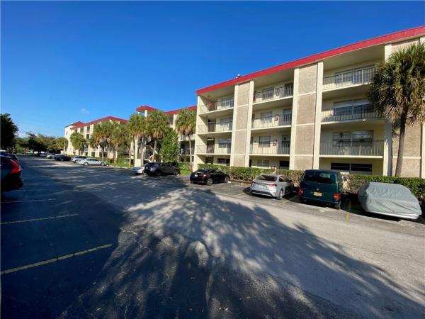 Cypress Chase, 3000 NW 48th Ter #320, Lauderdale Lakes, Florida 33313, image 2