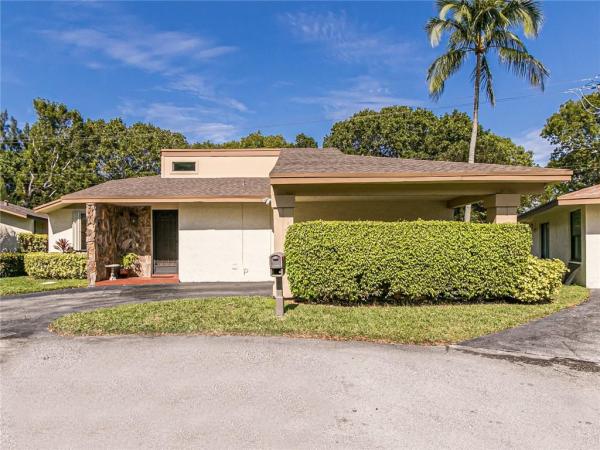 Villas At Woodmont, 8149 Royal Palm Ct #3, Tamarac, Florida 33321, image 1