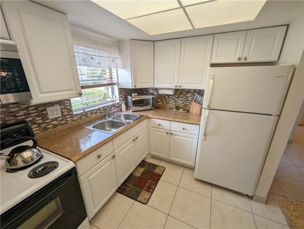 Emory At Cresthaven Villas, 2587 W Emory Dr #F, West Palm Beach, Florida 33415, image 2
