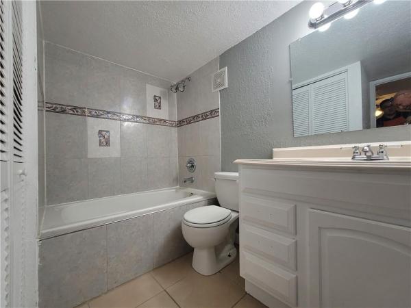 Wood Hue, 4240 NW 21st St #127, Lauderhill, Florida 33313, image 3