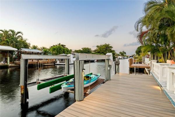 Middle River Manor, 2217 NE 19th Ave, Wilton Manors, Florida 33305, image 2