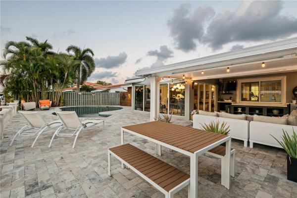 Middle River Manor, 2217 NE 19th Ave, Wilton Manors, Florida 33305, image 1