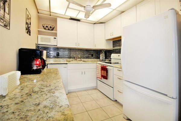 Farnham, 3014 Farnham N, Deerfield Beach, Florida 33442, image 3