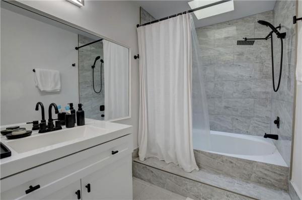 The Lakes Of Deer Creek, 630 Deer Creek Lake Point North Ln, Deerfield Beach, Florida 33442, image 3