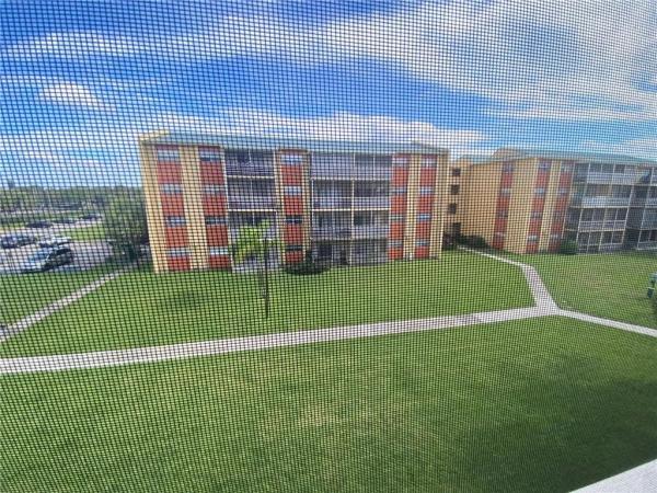 Royal Point, 3700 NW 21st St #310, Lauderdale Lakes, Florida 33311, image 2