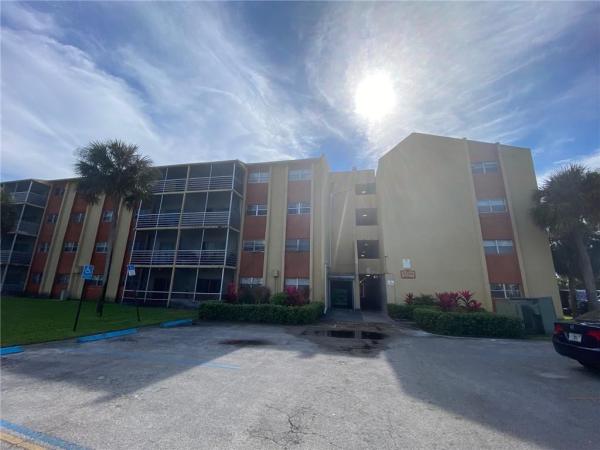Royal Point, 3700 NW 21st St #310, Lauderdale Lakes, Florida 33311, image 3