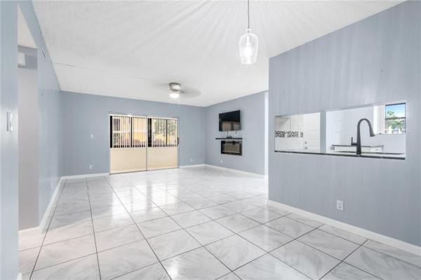 Oakland Forest Club, 3089 N Oakland Forest Dr #101, Oakland Park, Florida 33309, image 1