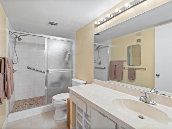 Le Club At Cypress Bend, 2209 S Cypress Bend Dr #307, Pompano Beach, Florida 33069, image 2