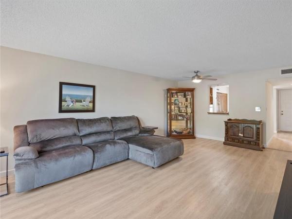 Le Club At Cypress Bend, 2209 S Cypress Bend Dr #307, Pompano Beach, Florida 33069, image 3