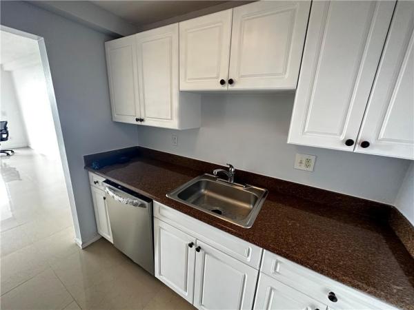 Keystone Towers, 2020 NE 135th St #509, North Miami, Florida 33181, image 2