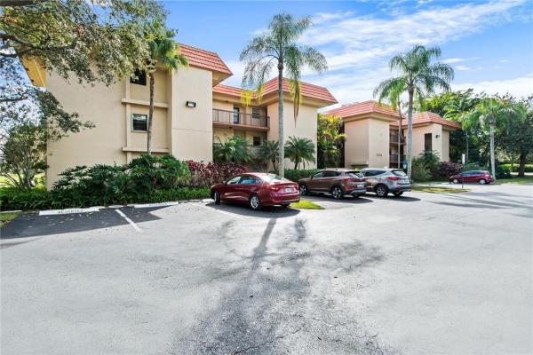 Coronado At Jacaranda, 200 Jacaranda Dr #4B, Plantation, Florida 33324, image 1