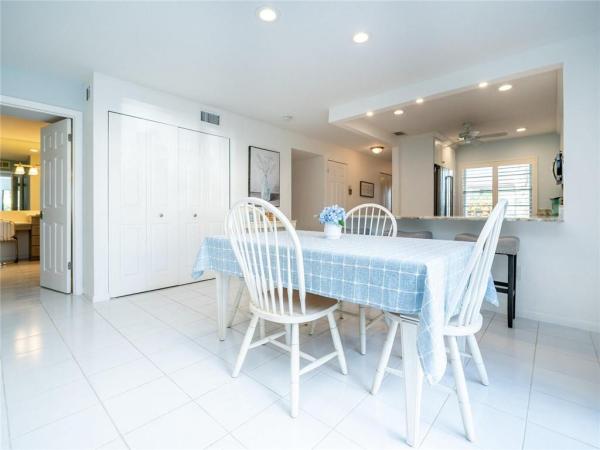 Glades Of Boca Lago, 21864 Arriba Real, Boca Raton, Florida 33433, image 2