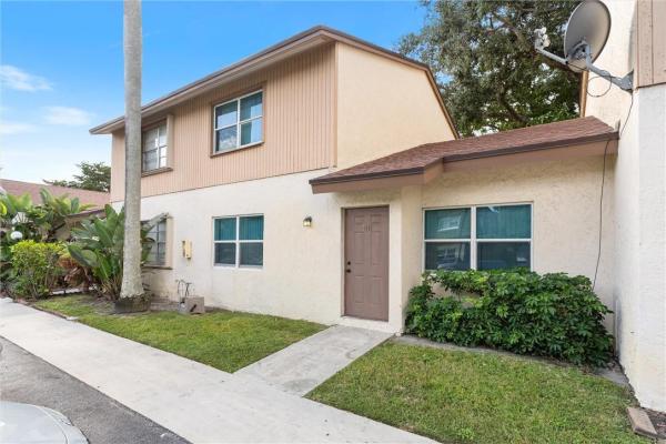 Apple Creek, 7471 W Sunrise Blvd, Plantation, Florida 33313, image 2