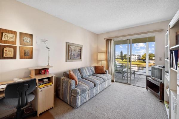 Farnham, 4013 Farnham N, Deerfield Beach, Florida 33442, image 2