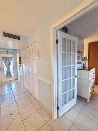 Lauderdale Oaks, 2951 NW 46th Ave #406, Lauderdale Lakes, Florida 33313, image 3