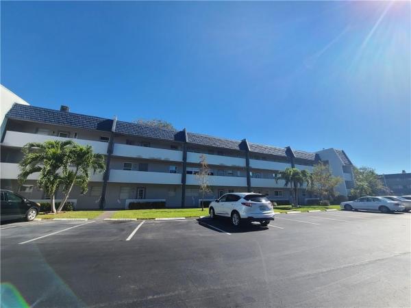 Oriole Golf & Tennis Club 1, 7857 Golf Circle Dr #301, Margate, Florida 33063, image 1
